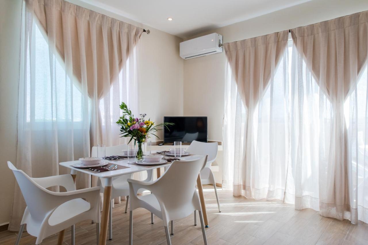 Casa Leo Aparthotel Плая дел Кармен Екстериор снимка