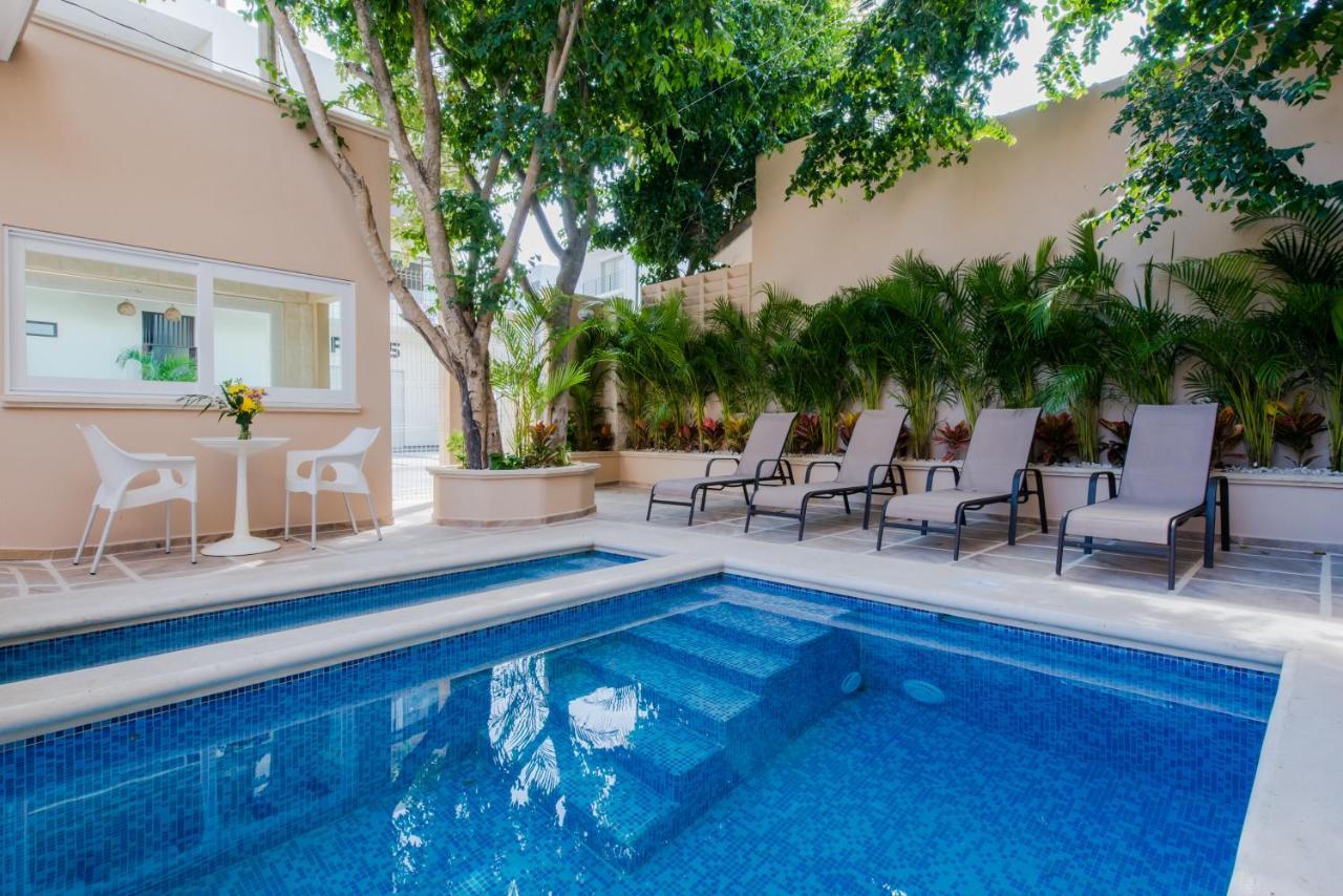 Casa Leo Aparthotel Плая дел Кармен Екстериор снимка