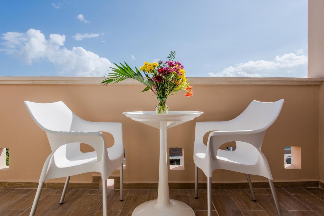 Casa Leo Aparthotel Плая дел Кармен Екстериор снимка